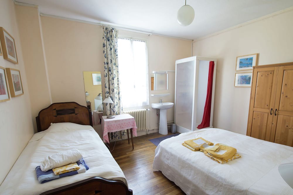 Photo of Bedroom in Saint-Honore-les-Bains