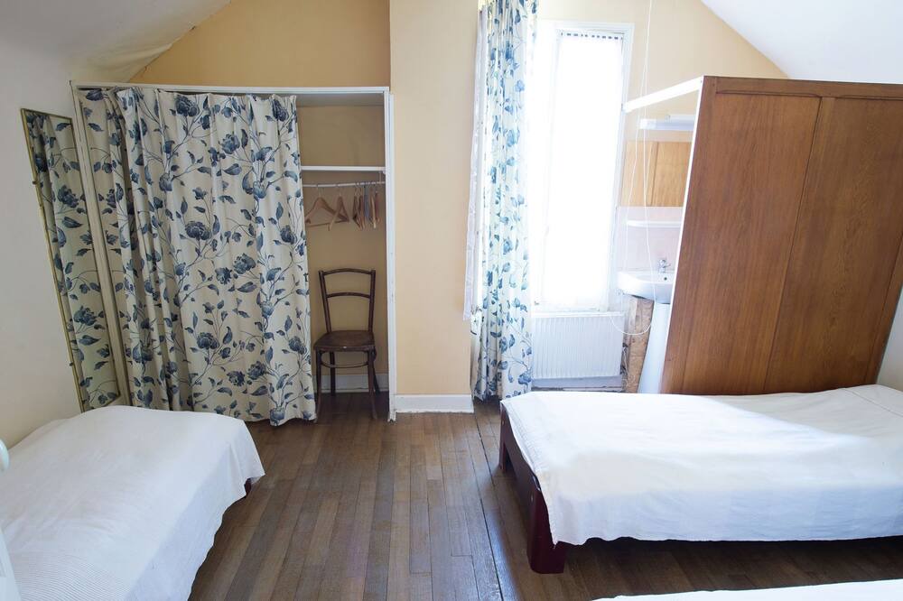 Photo of Bedroom in Saint-Honore-les-Bains