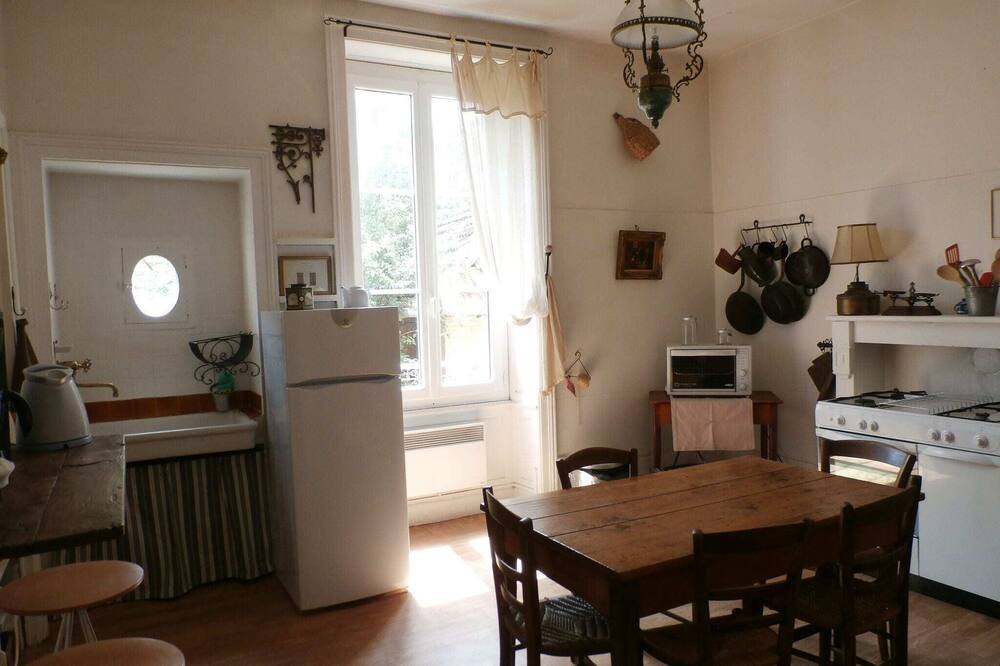Photo of Kitchen in Gray