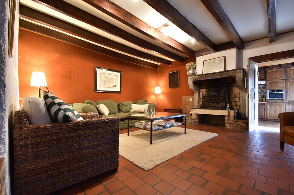 Photo of Livingroom in Sailly