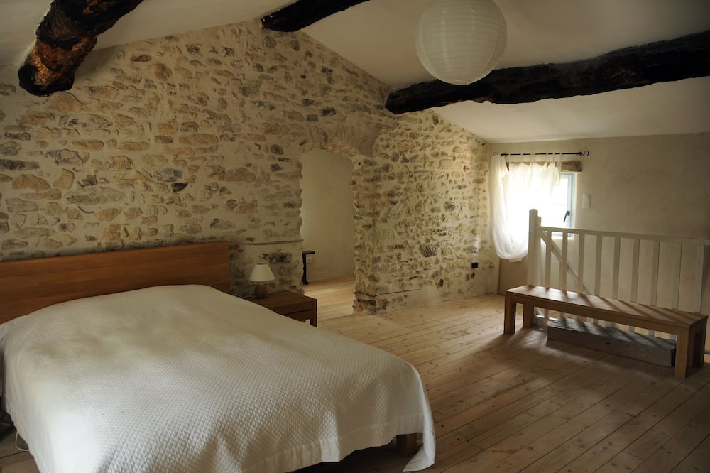 Photo of Bedroom in Le Poet-Laval