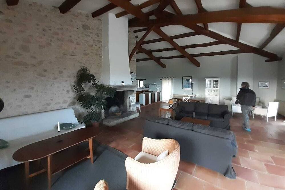 Photo of Livingroom in Montjoyer