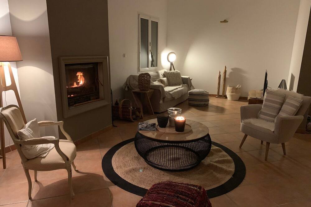 Photo of Livingroom in La Roque-sur-Pernes