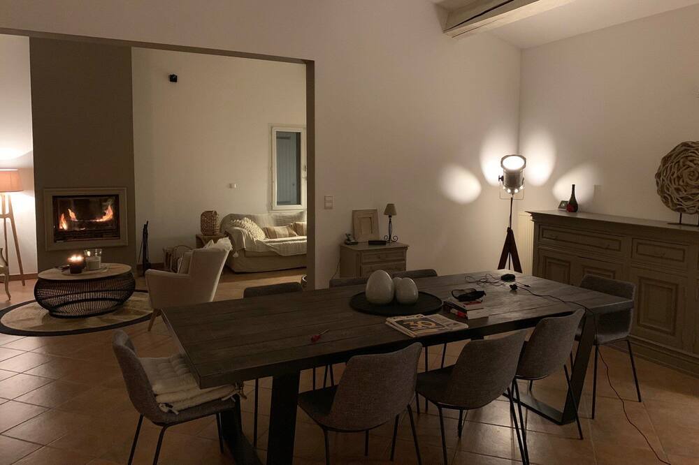 Photo of Livingroom in La Roque-sur-Pernes