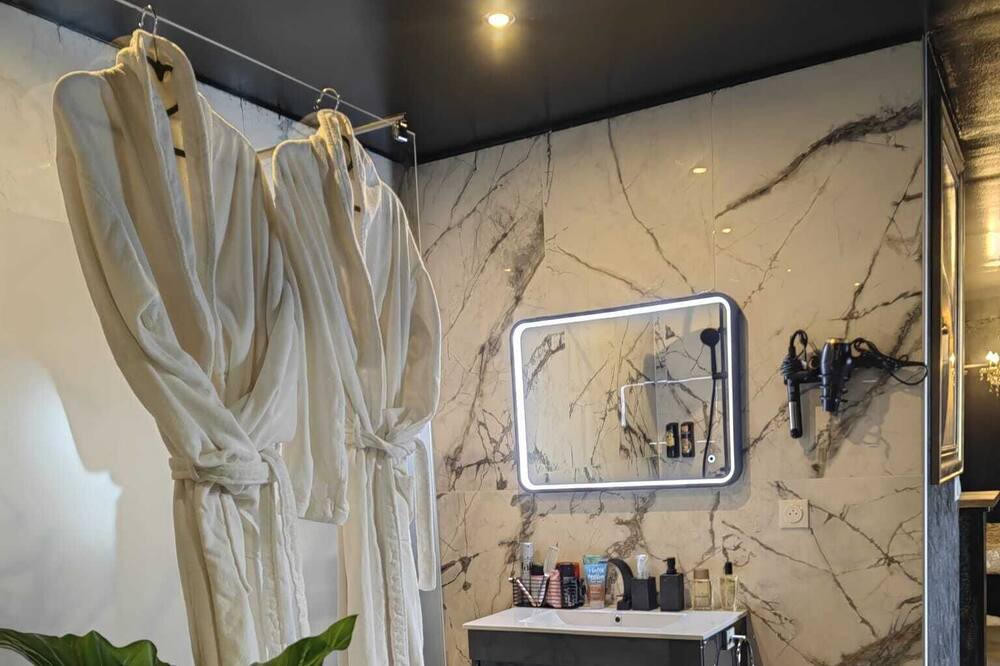 Photo of Bathroom in Saint-Sauveur