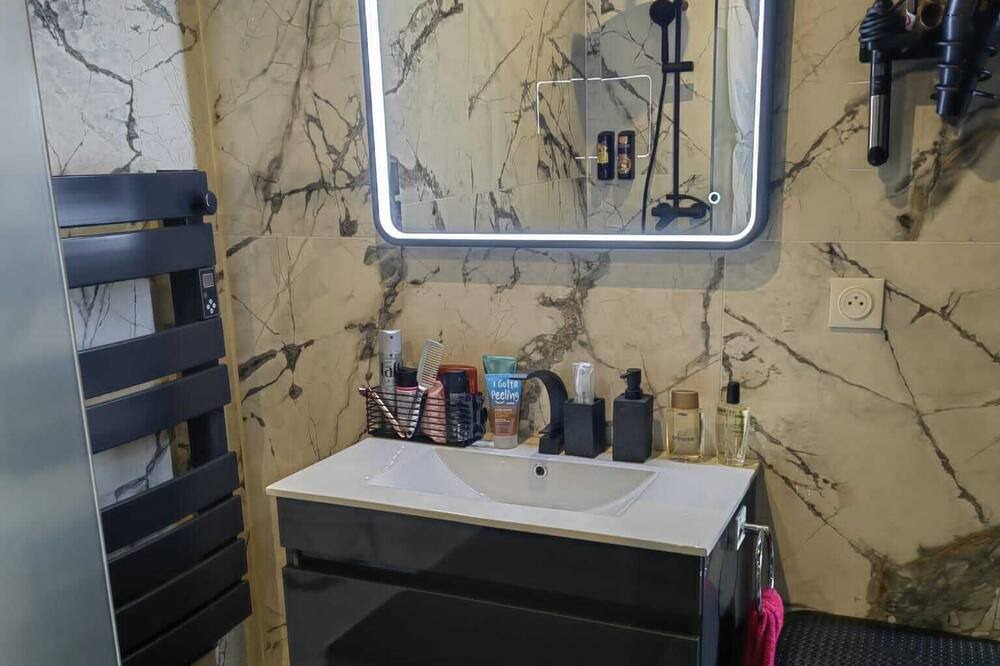 Photo of Bathroom in Saint-Sauveur