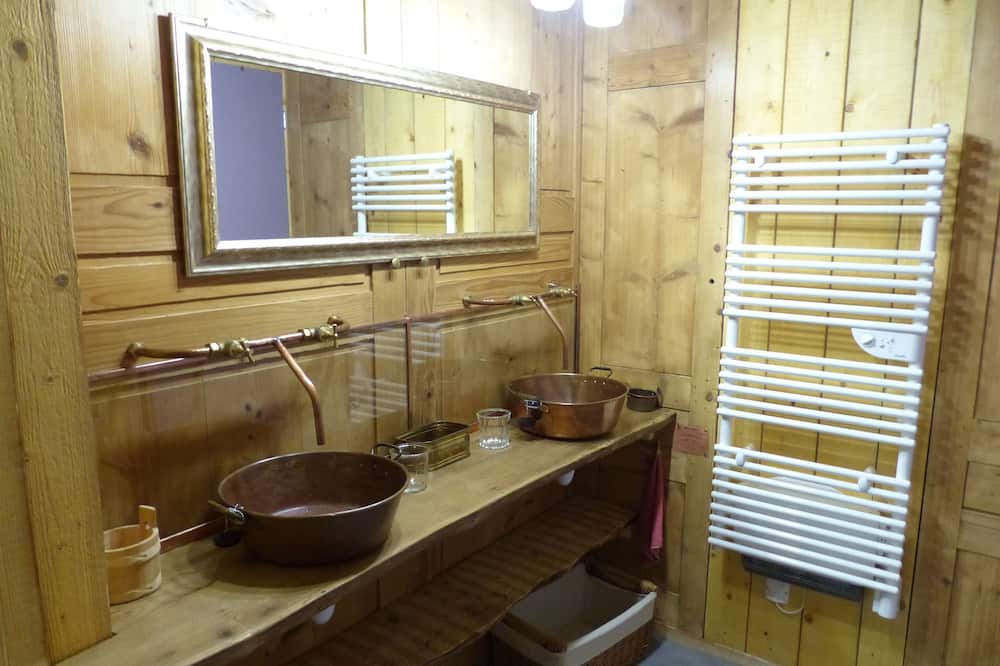 Photo of Bathroom in Chatelblanc