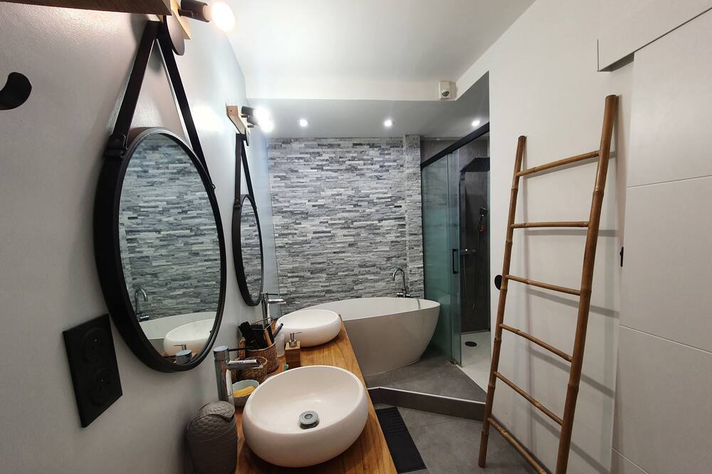 Photo of Bathroom in Choisy-le-Roi