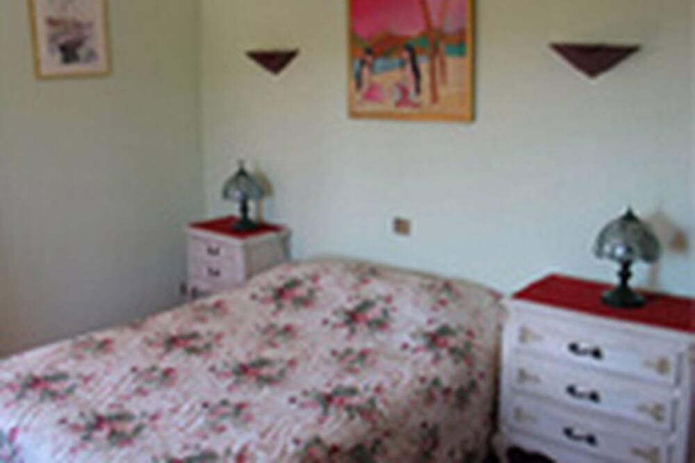 Photo of Bedroom in Saint-Pierre-de-Vassols