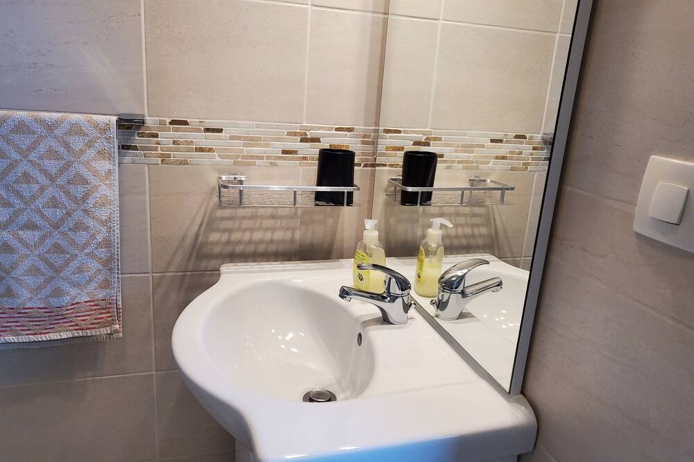 Photo of Bathroom in Lavilledieu