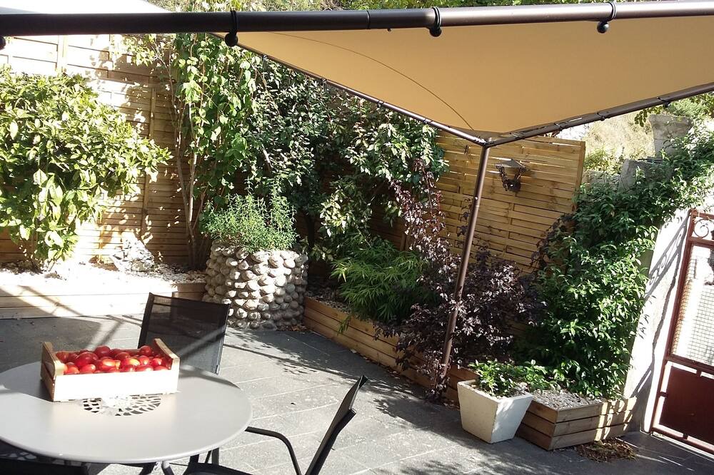 Photo of Patio Balcony in Saint-Maurice-d'Ibie