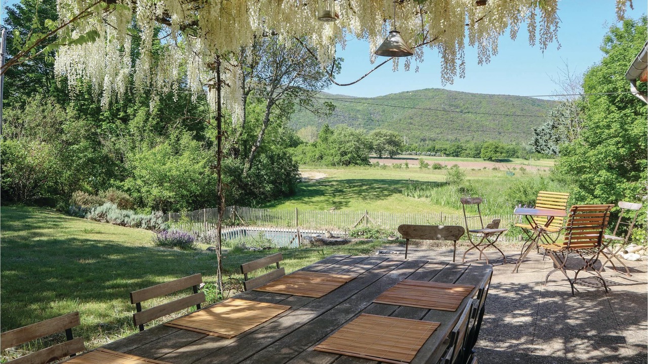 Photo of Outdoor in Le Poet-Laval