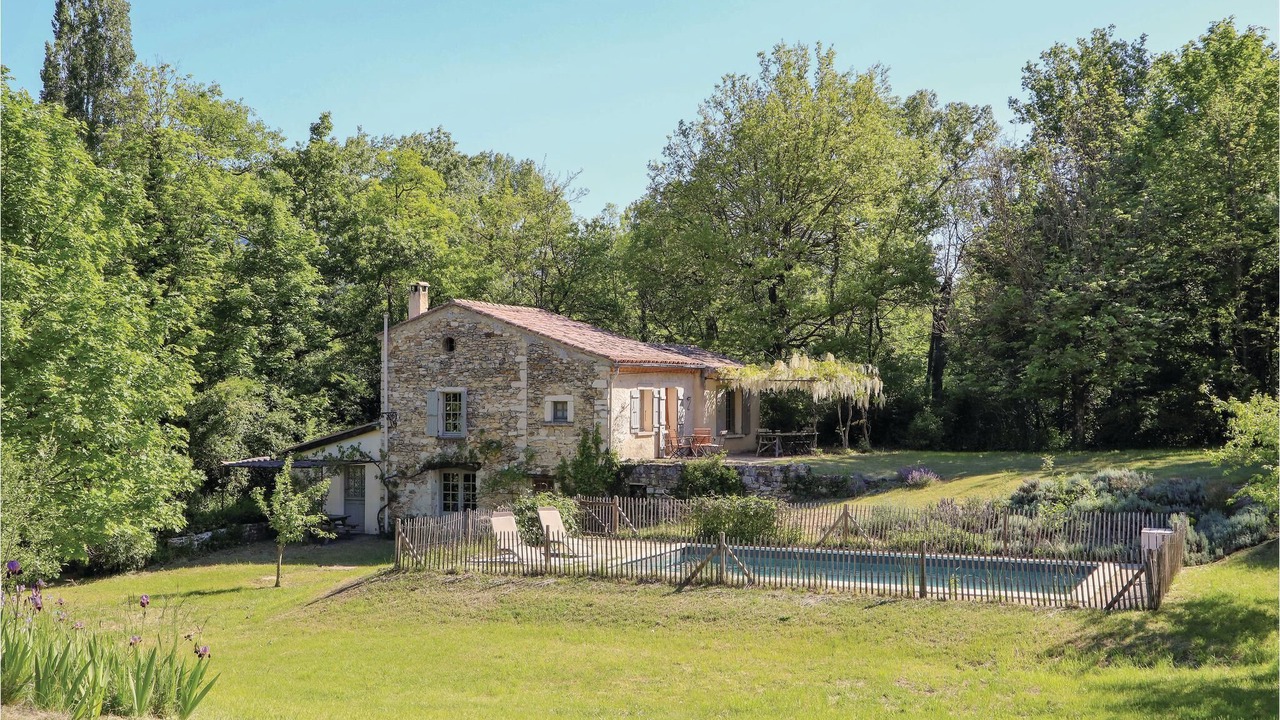 Photo of Outdoor in Le Poet-Laval