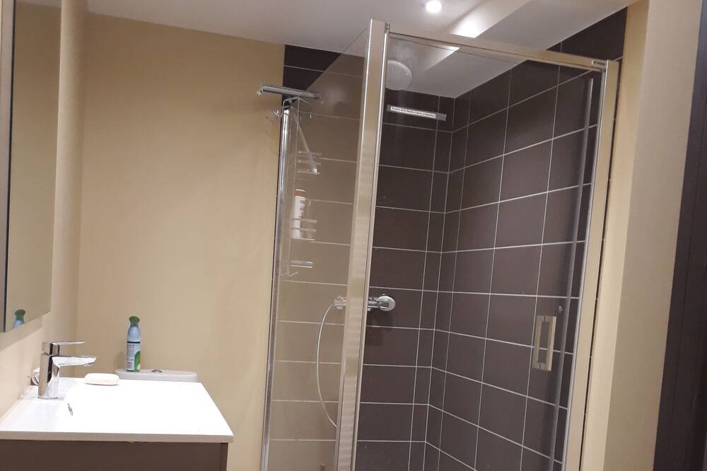 Photo of Bathroom in Cemboing