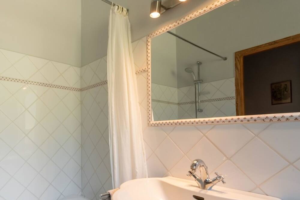 Photo of Bathroom in Saint-Roman-de-Malegarde
