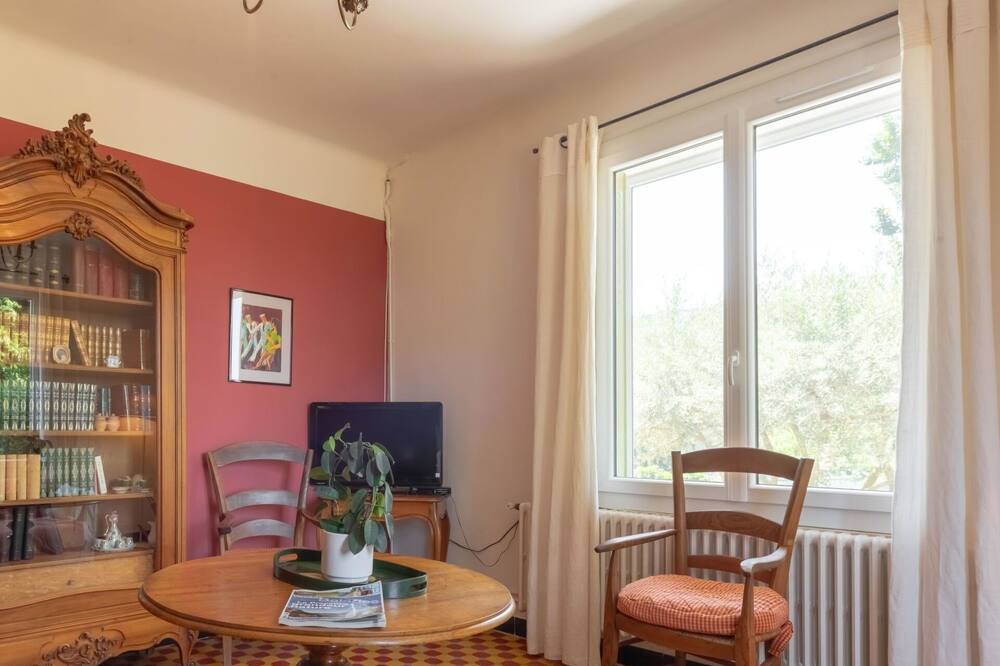 Photo of Bedroom in Saint-Roman-de-Malegarde