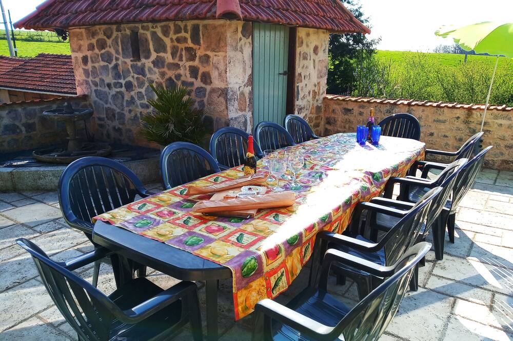 Photo of Patio Balcony in Villeneuve d'Aveyron