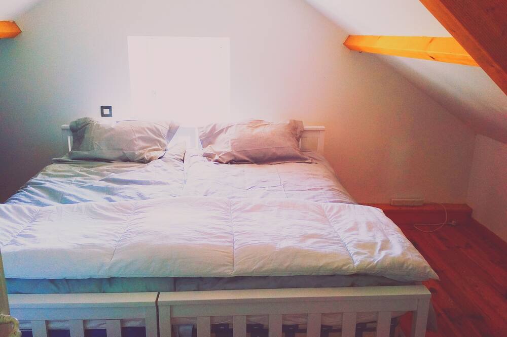 Photo of Bedroom in Villeneuve d'Aveyron