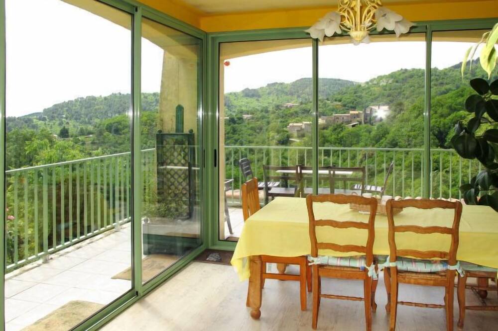 Photo of Patio Balcony in Chazeaux