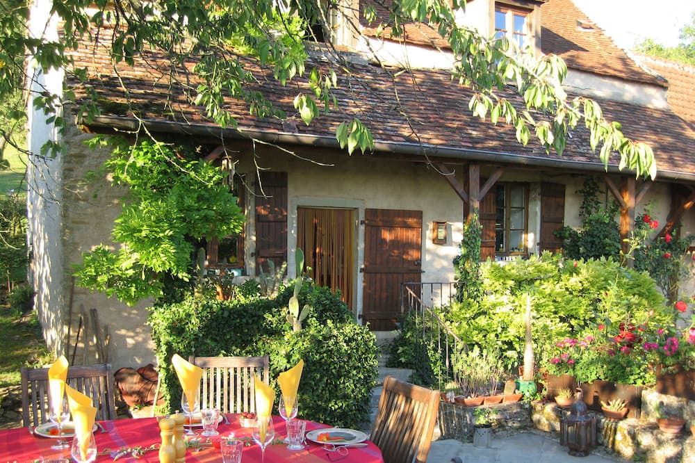 Photo of Patio Balcony in Sassangy