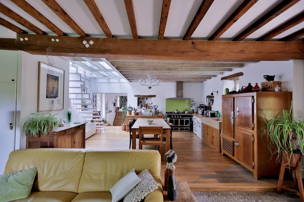 Photo of Livingroom in Sassangy