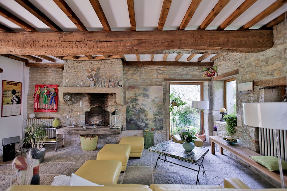 Photo of Livingroom in Sassangy