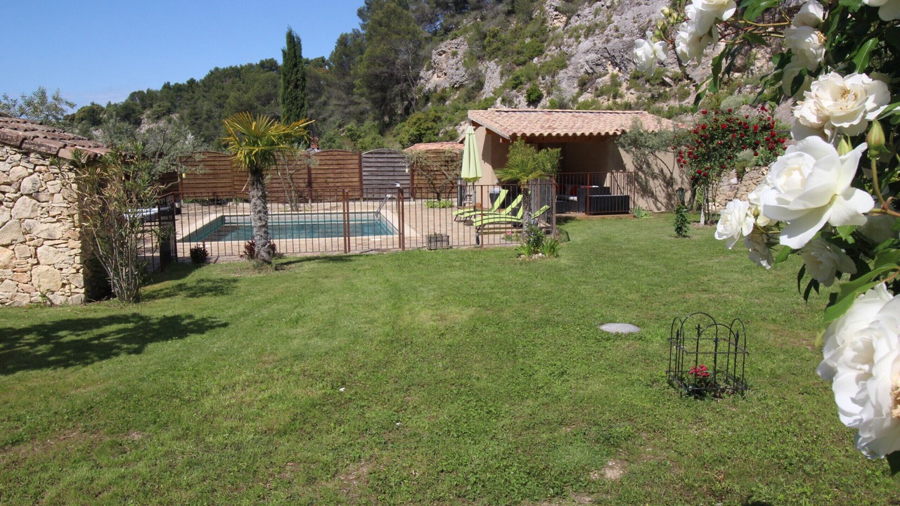 Photo of Outdoor in Caromb