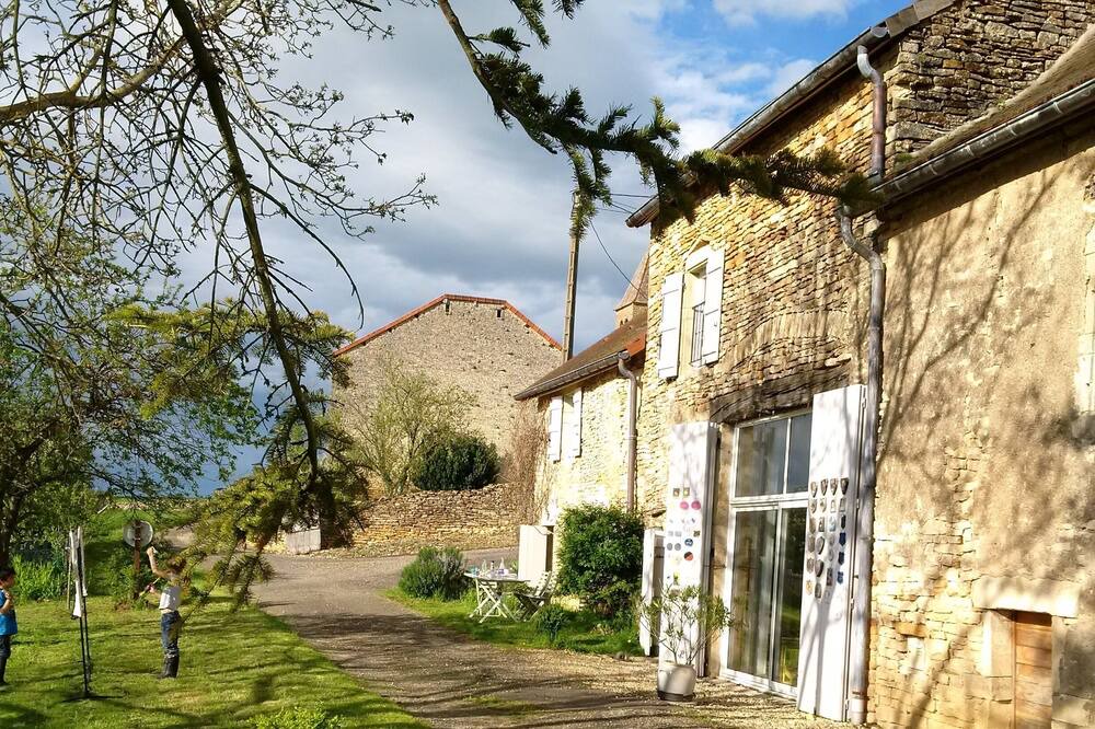 Photo of Outdoor in Bresse-sur-Grosne