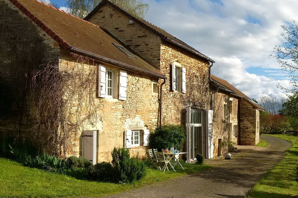 Photo of Outdoor in Bresse-sur-Grosne