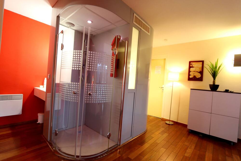 Photo of Bedroom in Meyras