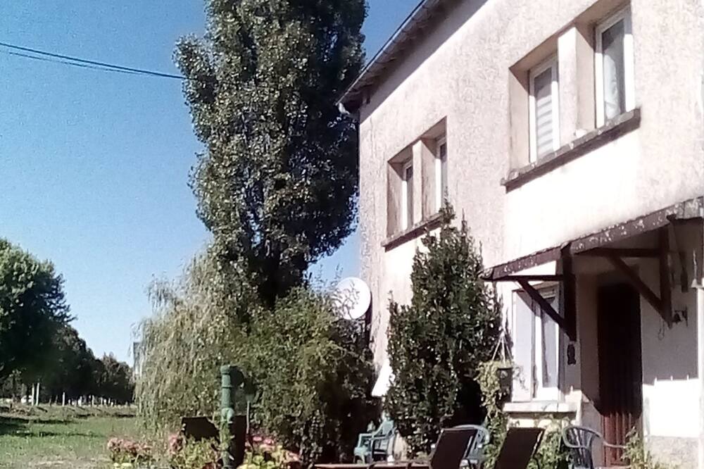 Photo of Outdoor in Gray