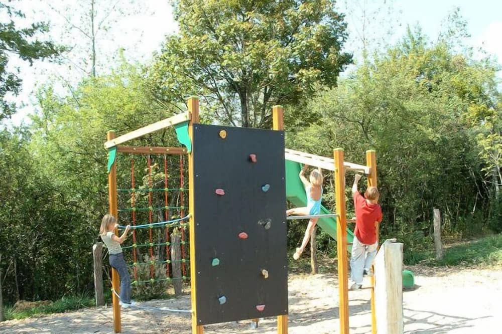 Photo of Others in Huanne-Montmartin