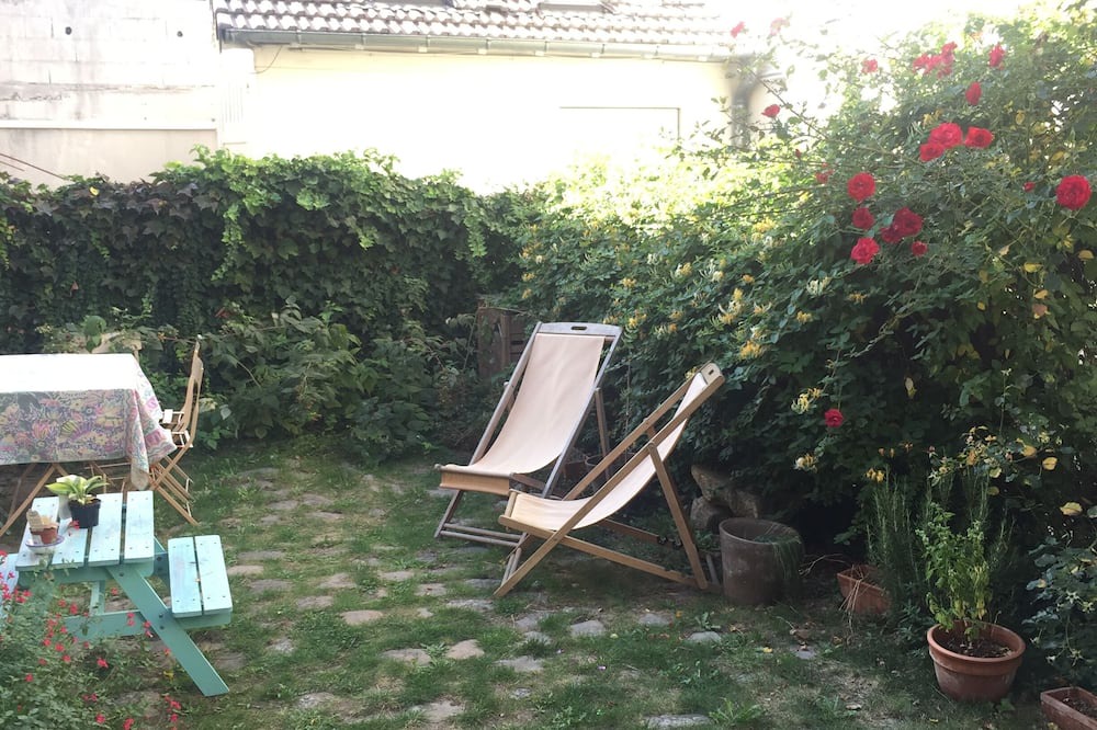 Photo of Outdoor in Orsay