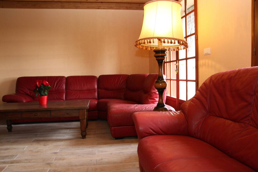 Photo of Livingroom in Savigny-Poil-Fol