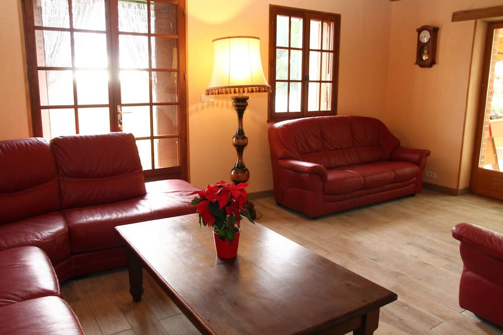Photo of Livingroom in Savigny-Poil-Fol