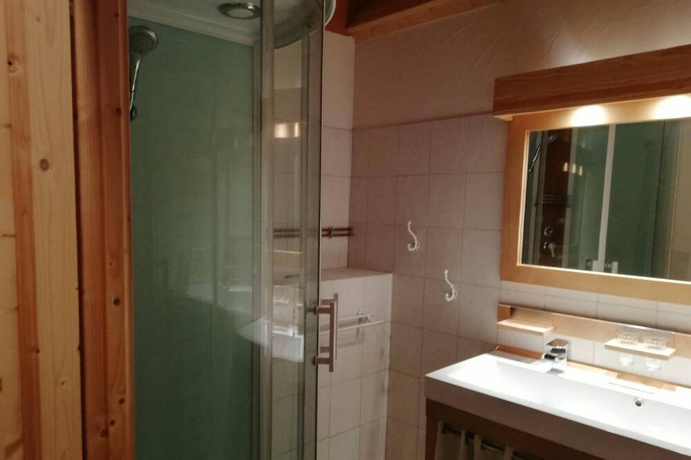 Photo of Bathroom in Savigny-Poil-Fol