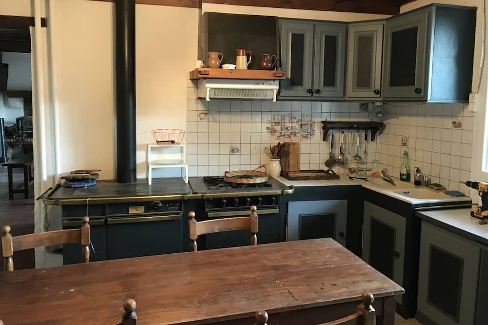 Photo of Kitchen in Ouroux-en-Morvan