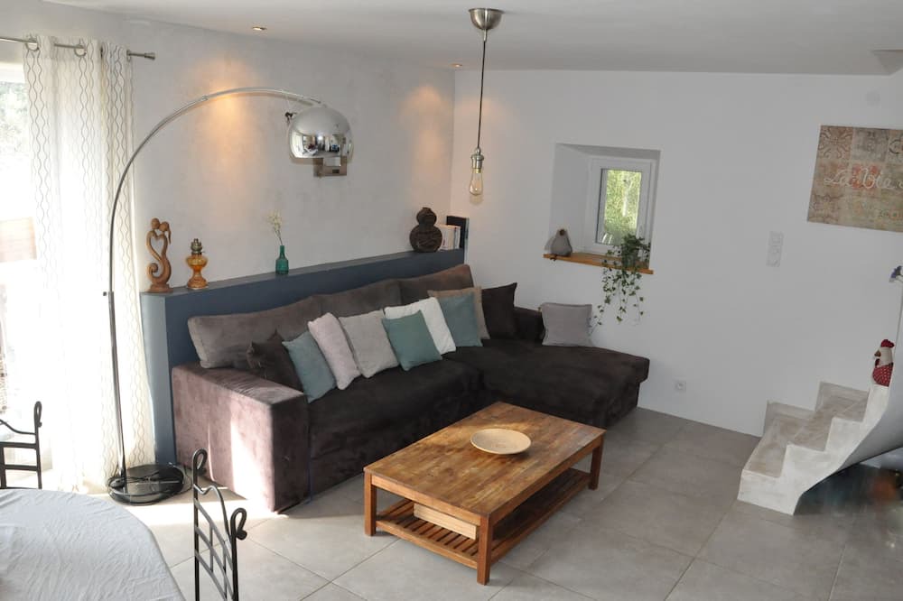 Photo of Livingroom in Roche-Saint-Secret