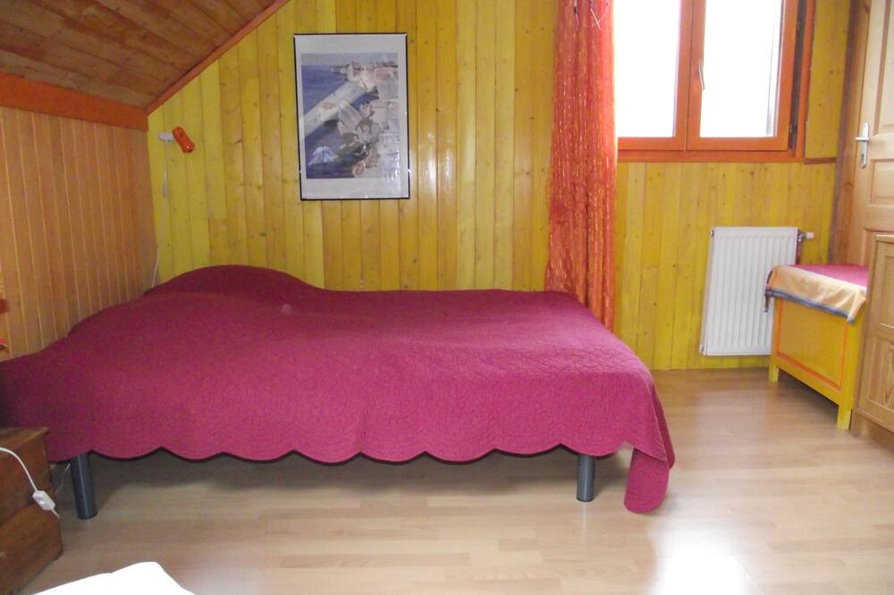 Photo of Bedroom in Saint-Point-Lac