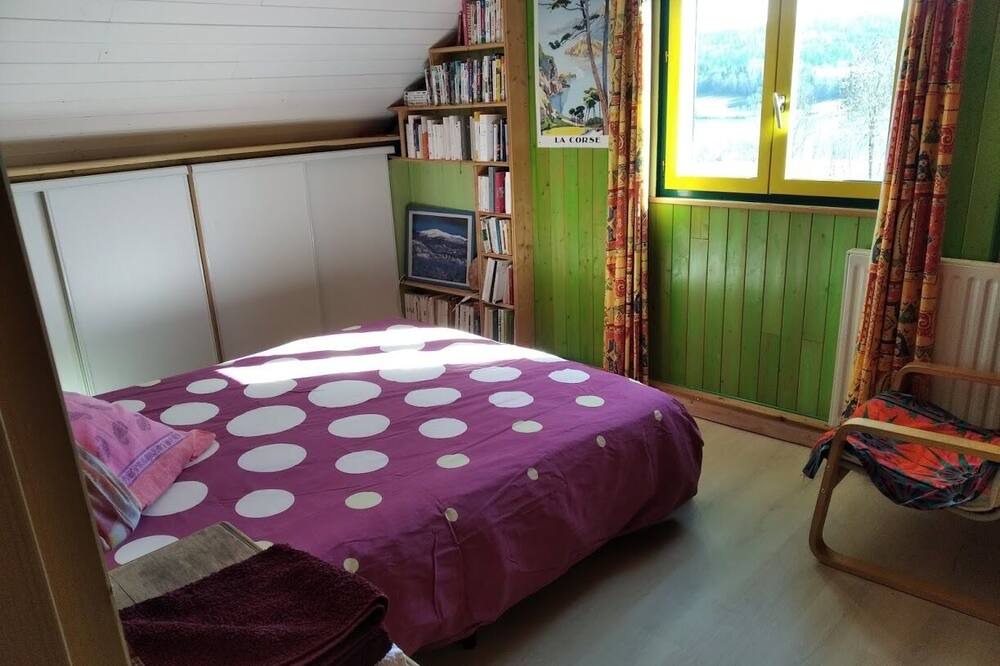 Photo of Bedroom in Saint-Point-Lac