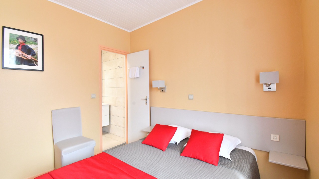Photo of Bedroom in Anost