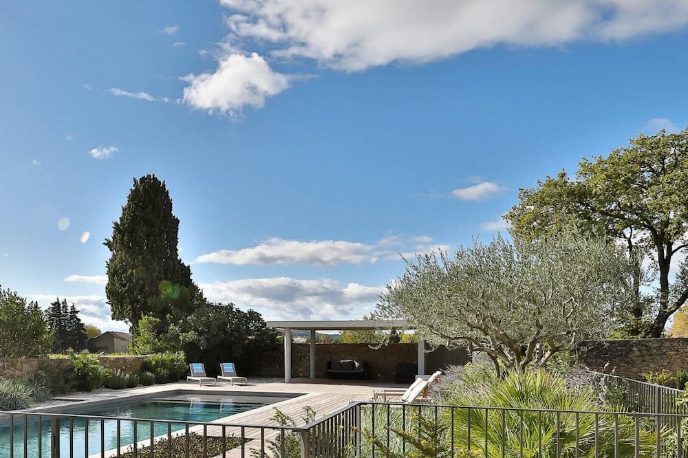 Photo of Outdoor in Sainte-Cecile-les-Vignes