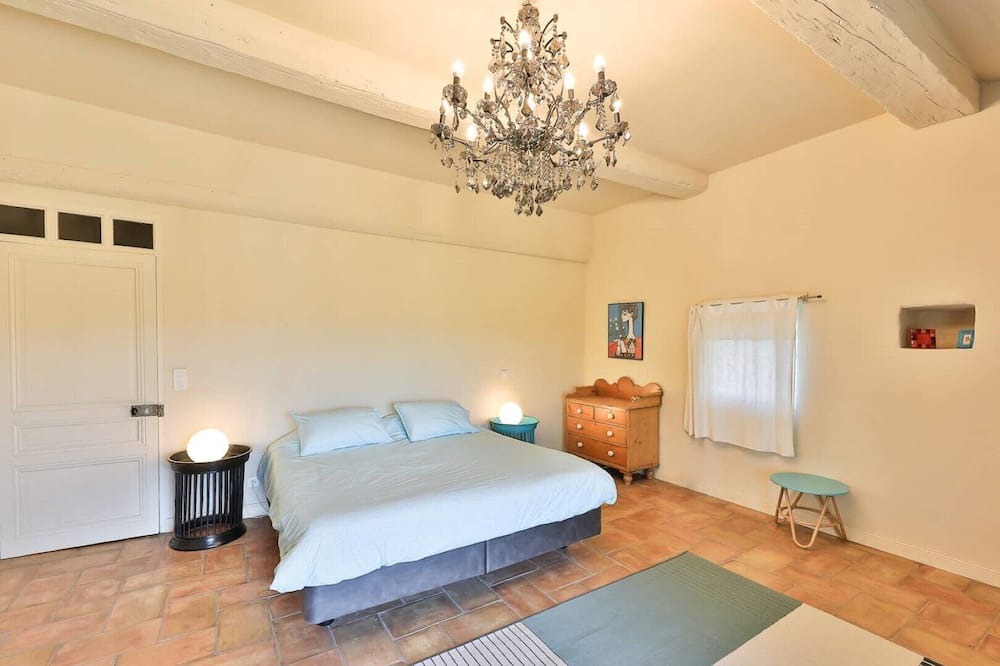 Photo of Bedroom in Sainte-Cecile-les-Vignes