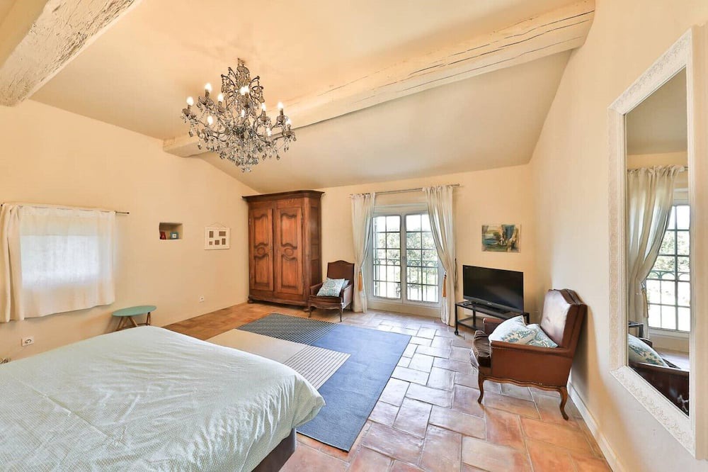 Photo of Bedroom in Sainte-Cecile-les-Vignes