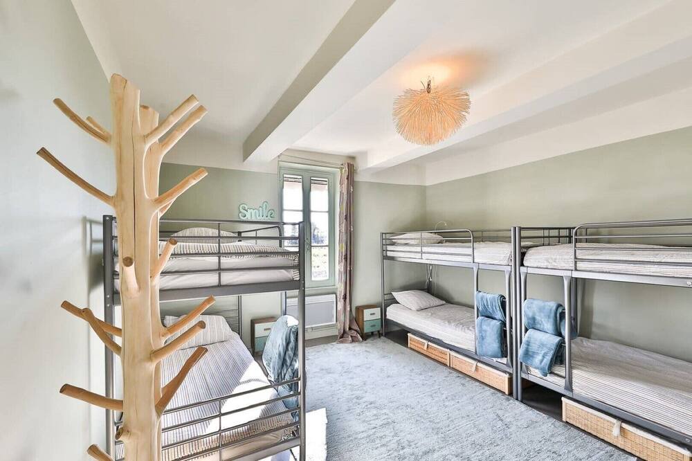 Photo of Bedroom in Sainte-Cecile-les-Vignes