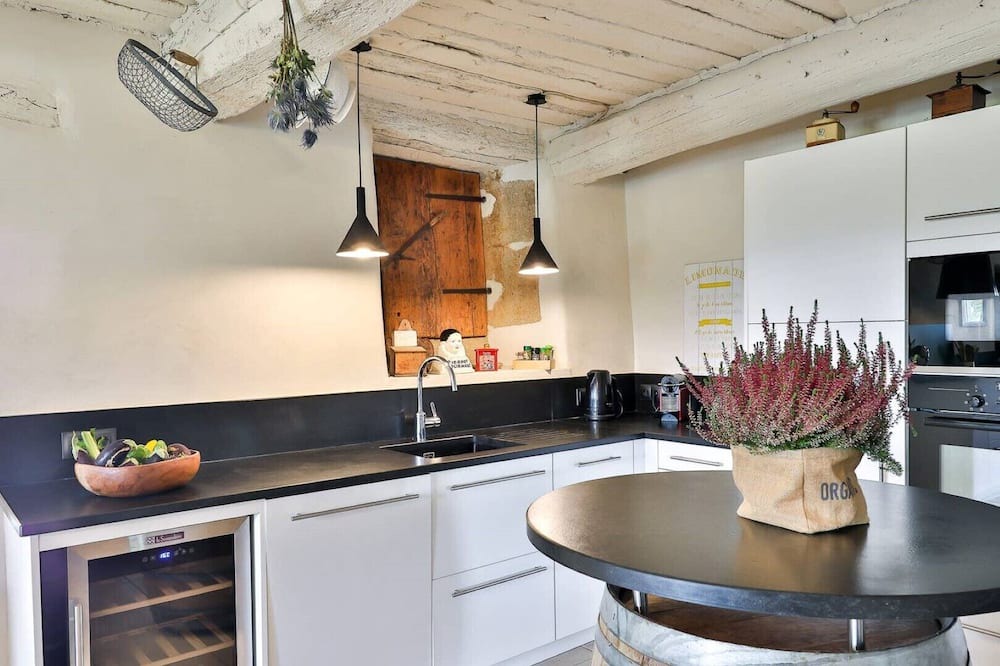 Photo of Kitchen in Sainte-Cecile-les-Vignes