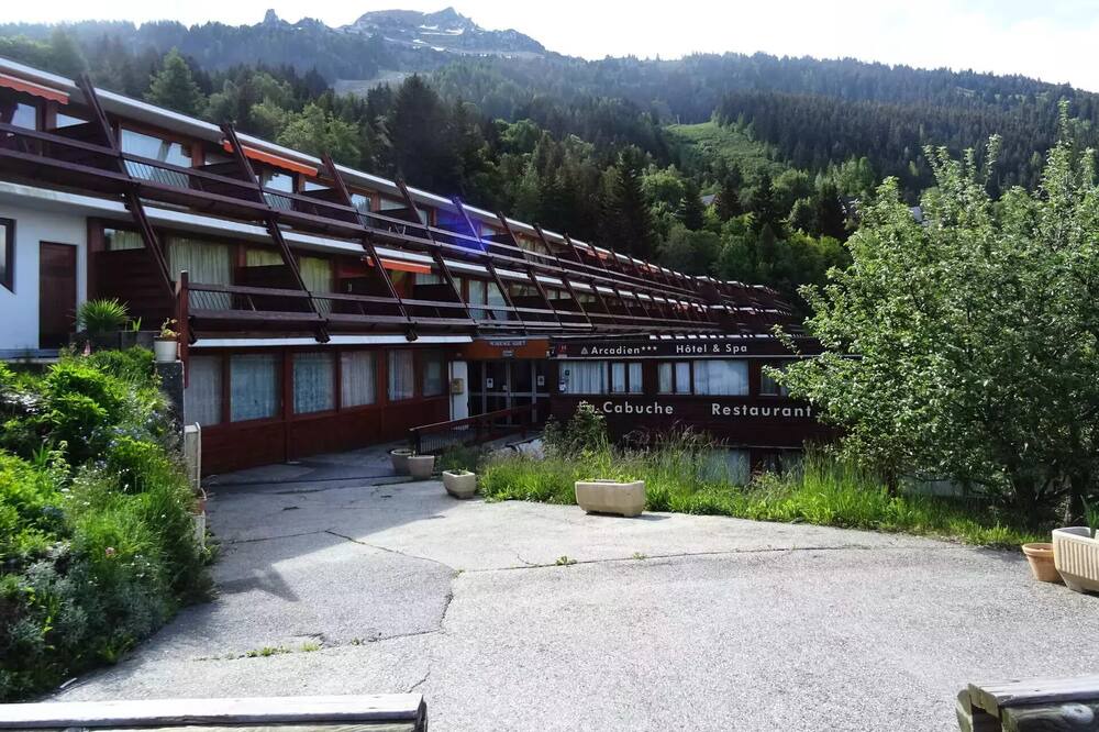 Photo of Outdoor in Arc-1600