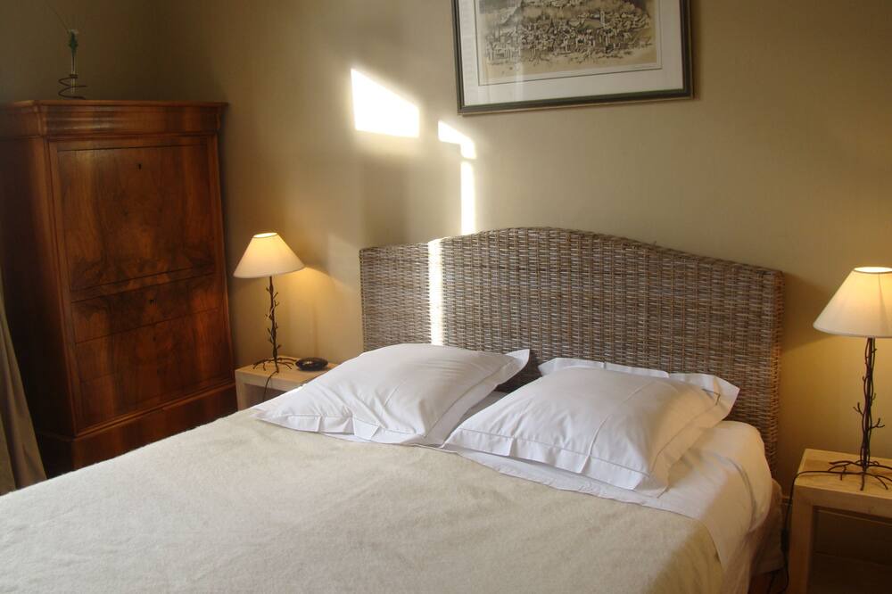 Photo of Bedroom in Saint-Jean-Baptiste