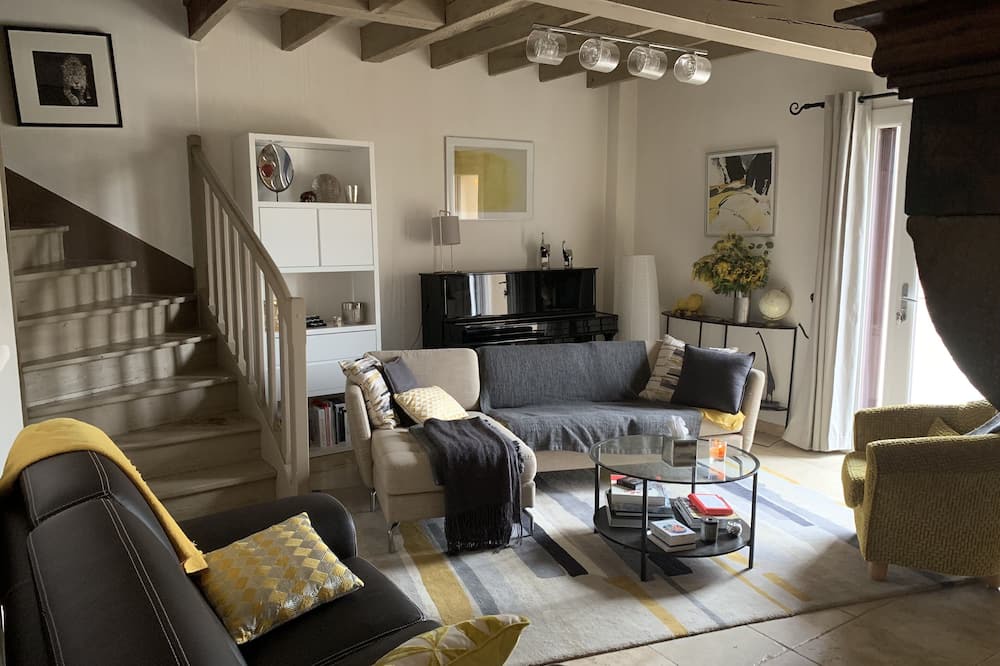 Photo of Livingroom in Genissieux