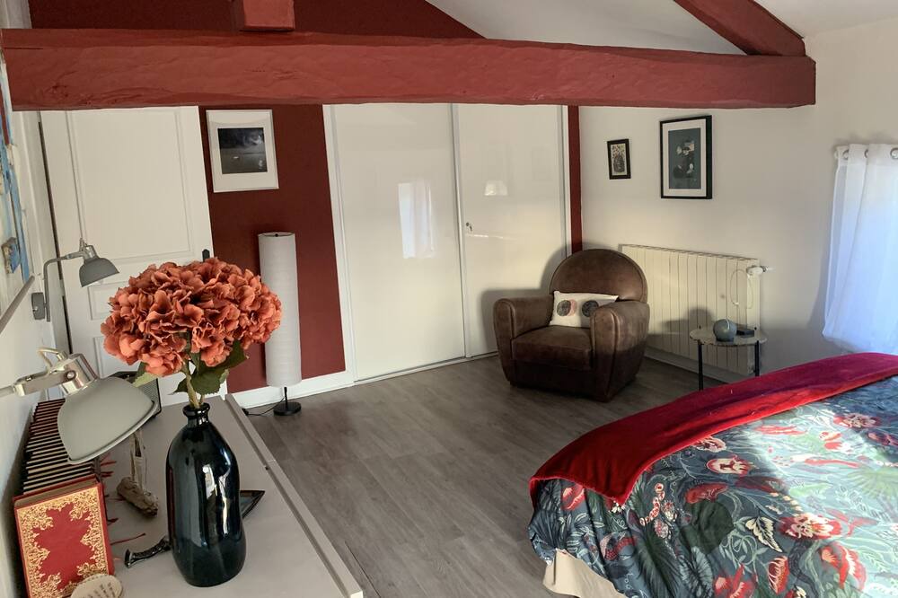 Photo of Bedroom in Genissieux